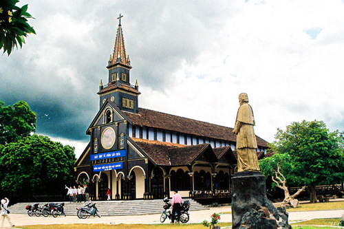 Nhà thờ gỗ Kon Tum Nhà thờ gỗ Kon Tum